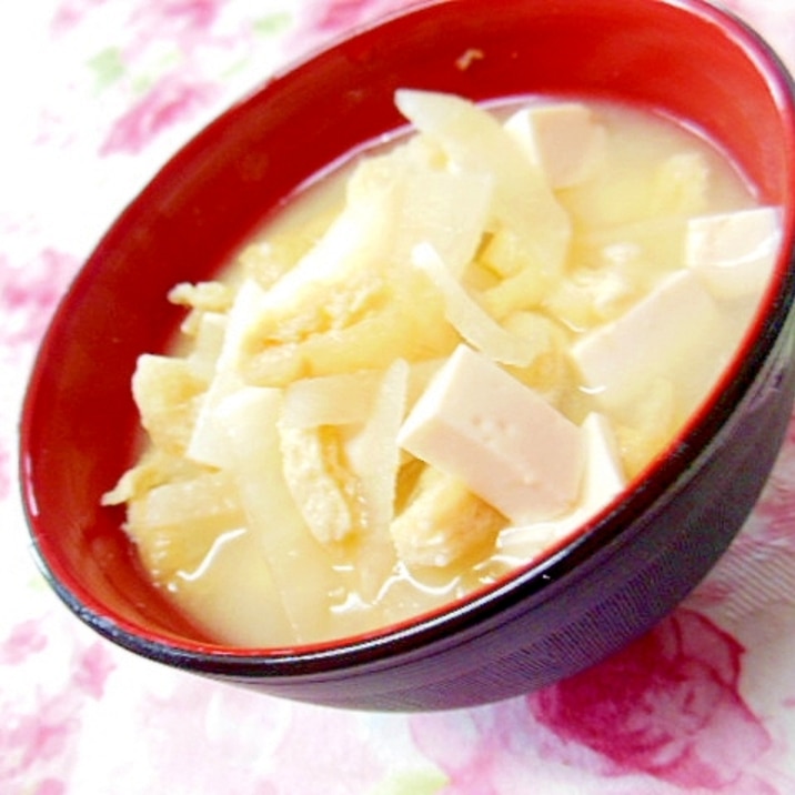 堅豆腐と油揚げと大根のお味噌汁 レシピ 作り方 By 小太郎1212 楽天レシピ 堅豆腐と油揚げと大根のお味噌汁 レシピ 作り方 By 小太郎1212 楽天レシピ